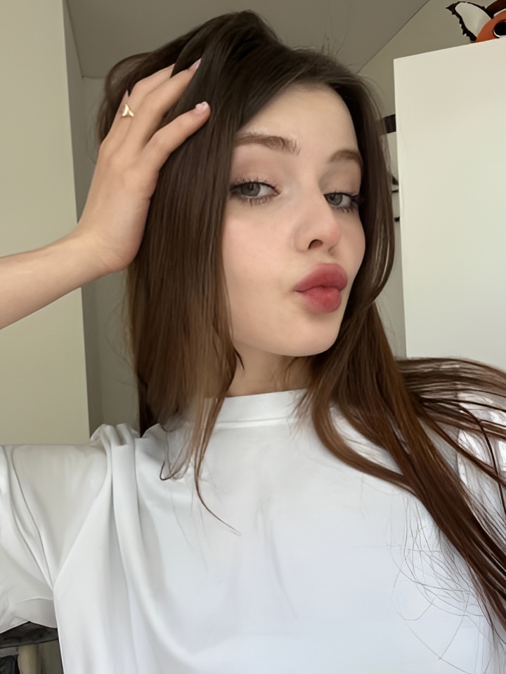 Инна привлекальеная девушка из Борисоглебска цена от 2500 руб