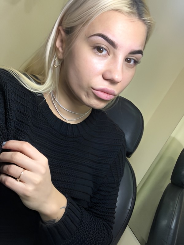 Арина привлекательная девушка из Борисоглебска цена от 2000 руб